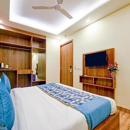 Hotel Rosewood Near Delhi Airport 뉴델리 외부 사진