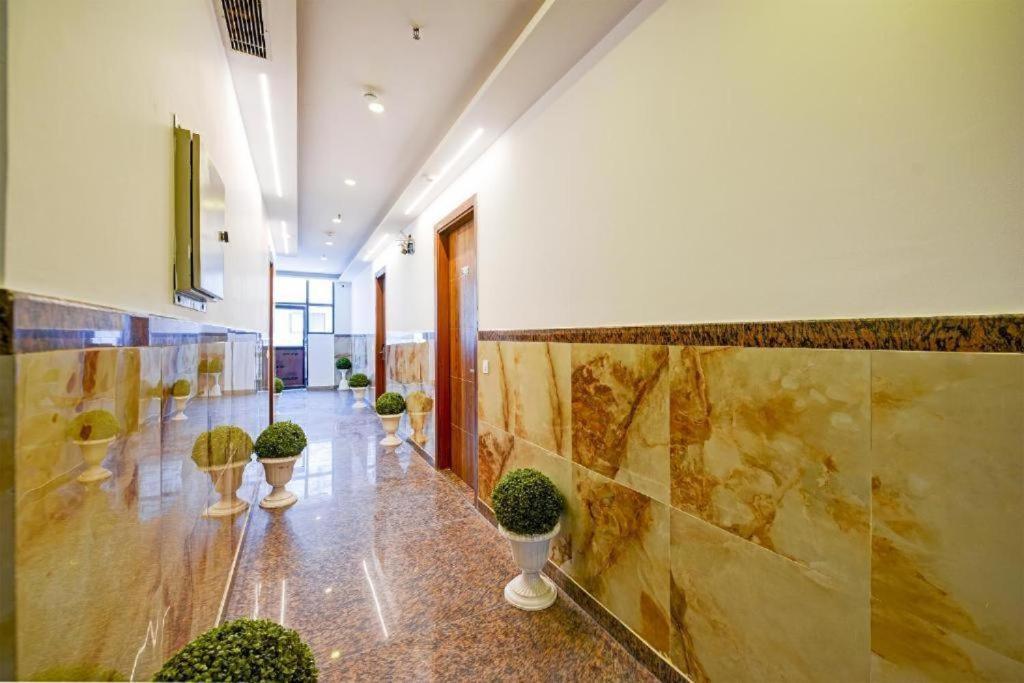 Hotel Rosewood Near Delhi Airport 뉴델리 외부 사진