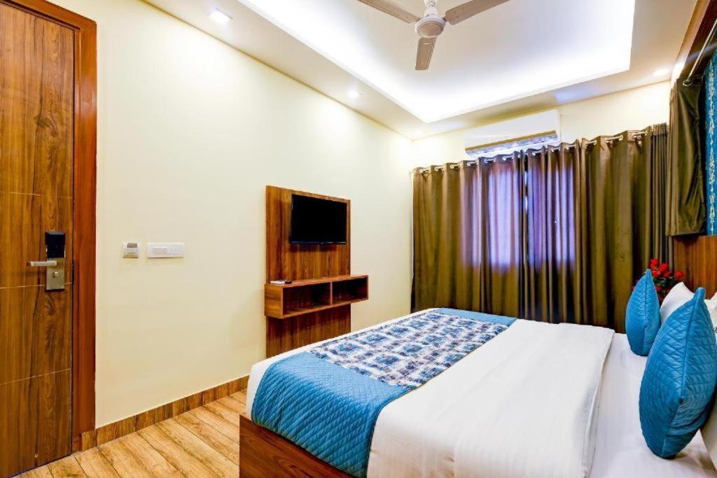 Hotel Rosewood Near Delhi Airport 뉴델리 외부 사진