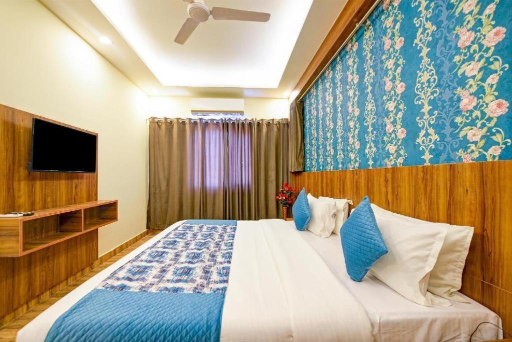 Hotel Rosewood Near Delhi Airport 뉴델리 외부 사진