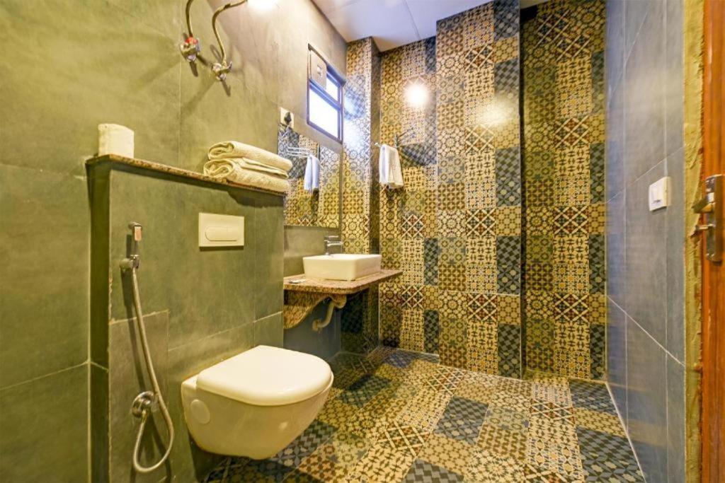 Hotel Rosewood Near Delhi Airport 뉴델리 외부 사진